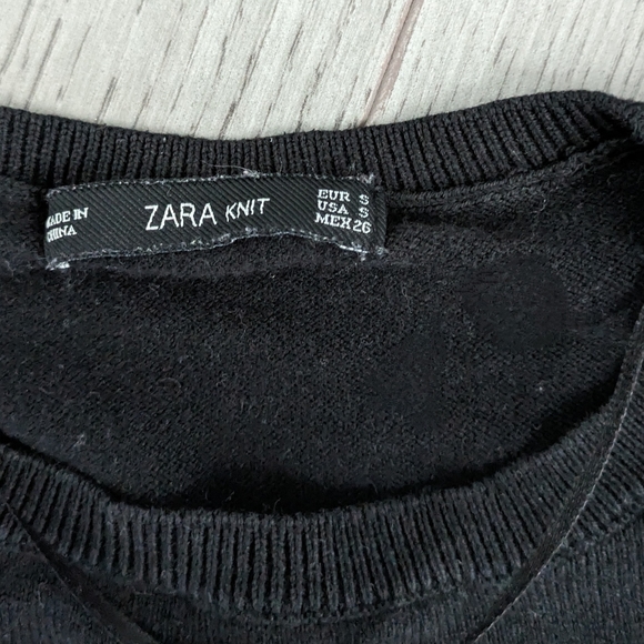 Zara Black Crewneck - Picture 2 of 2
